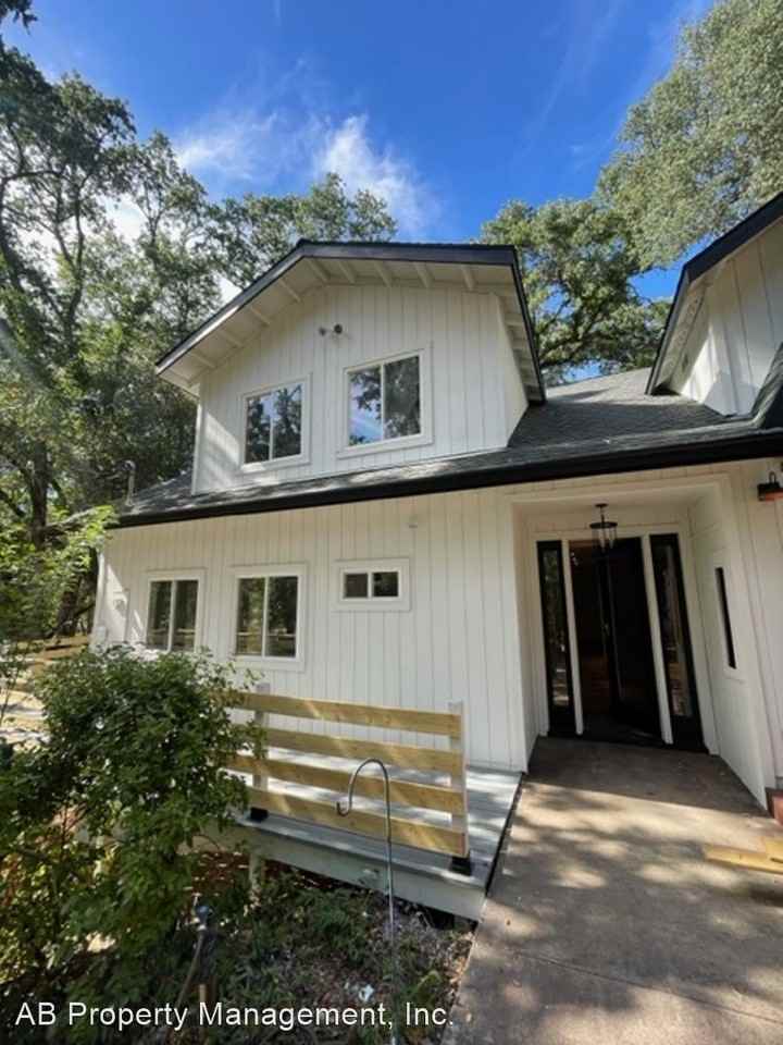 5650 Hollyberry Ln - Photo 2 of 27