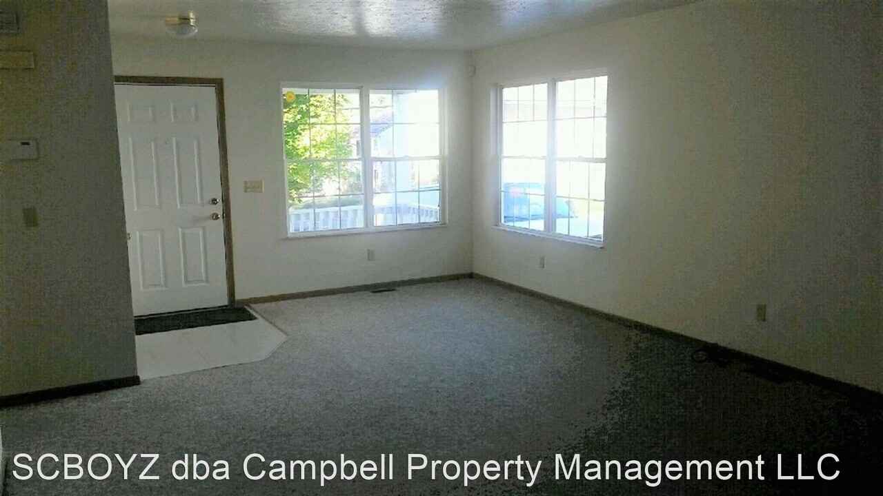 146 Chambers St - Photo 3 of 6