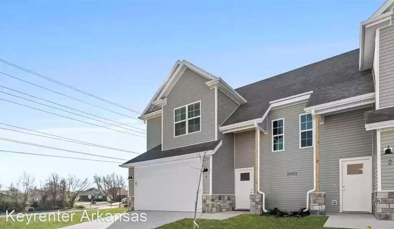 Come live in this brand new duplex in the heart of NWA - Photo 2 of 23