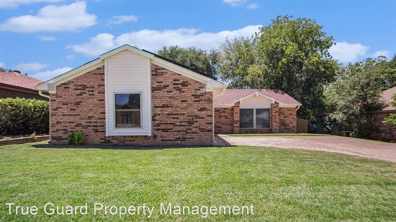 2410 Overbrook Dr - Photo 2 of 24