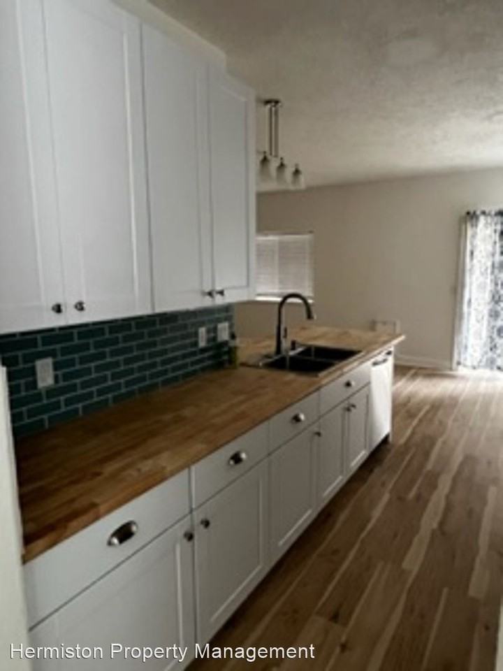 2030 Nw Eucalyptus Dr - Photo 3 of 49