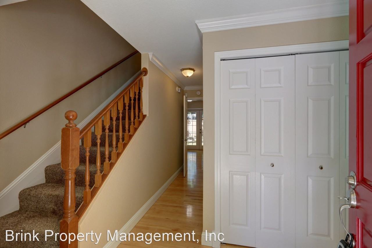635 Kalmia Pl Nw - Photo 3 of 26