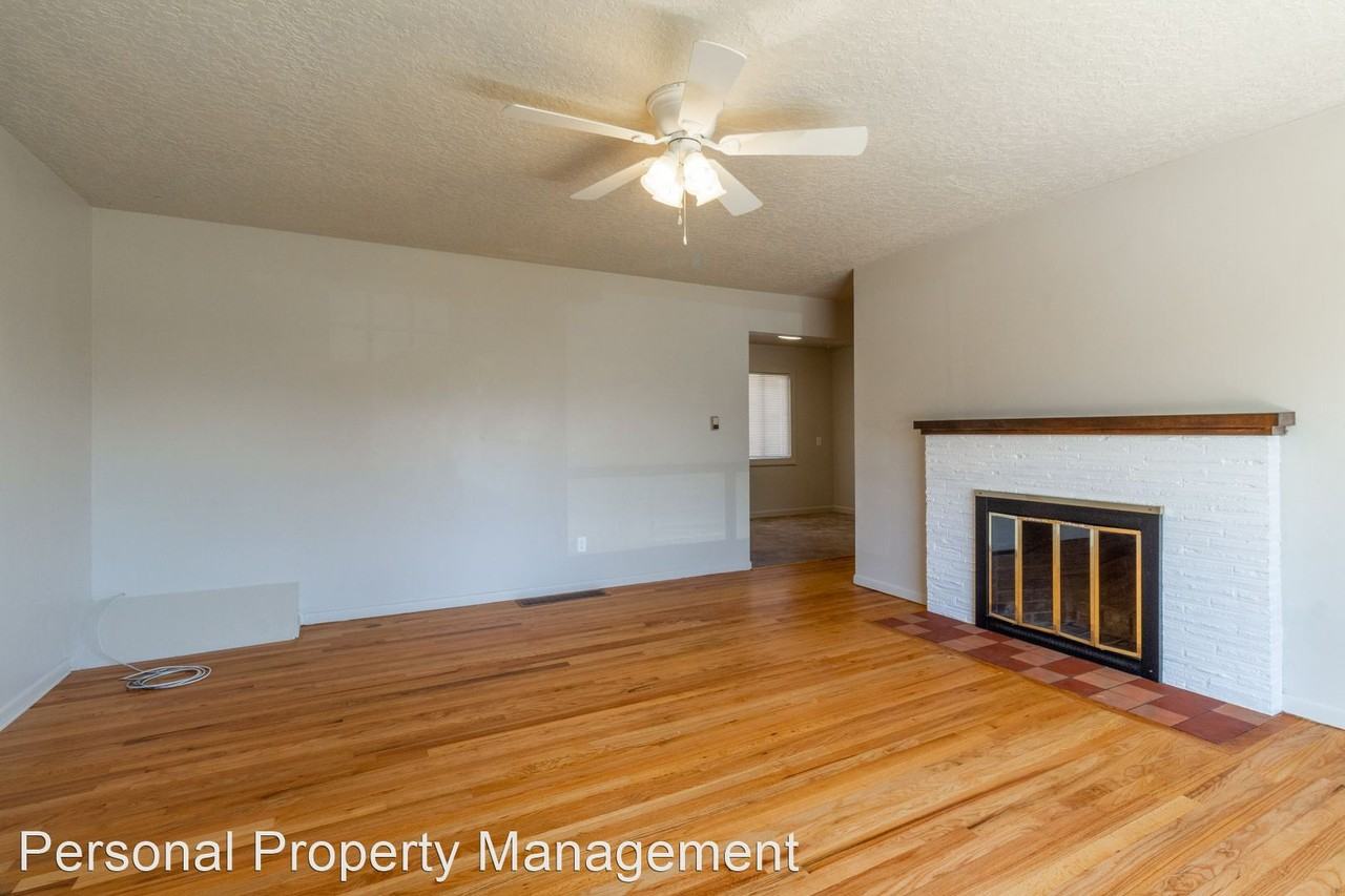 700 Nw 85th St - Photo 3 of 19