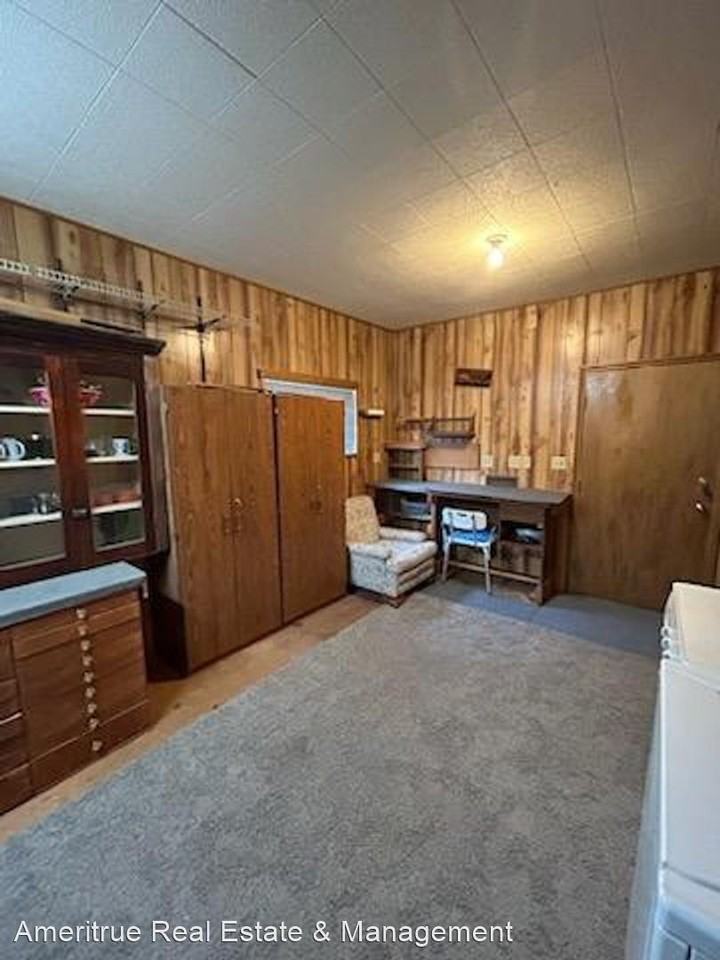 1764 S Main St - Photo 2 of 20