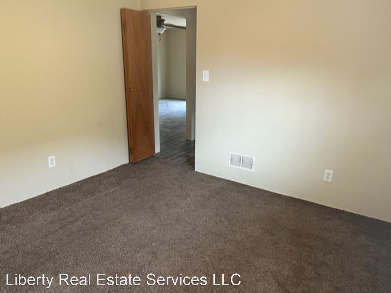 1725 S Douglas Ave - Photo 3 of 7