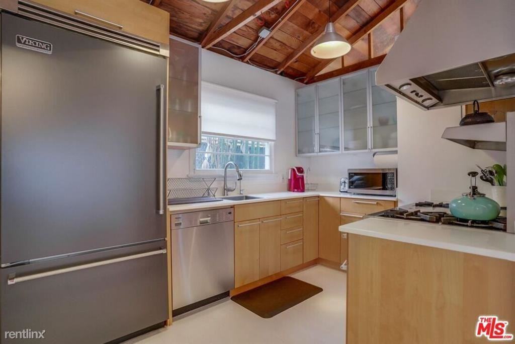 118 Strand St - Photo 2 of 7