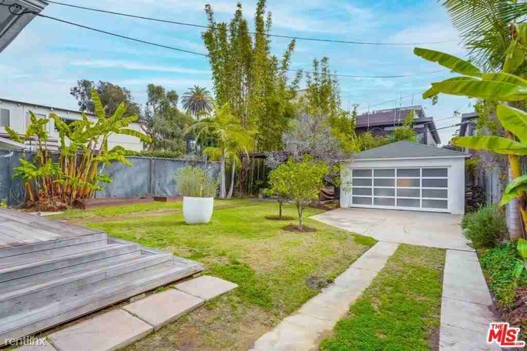 118 Strand St - Photo 3 of 7