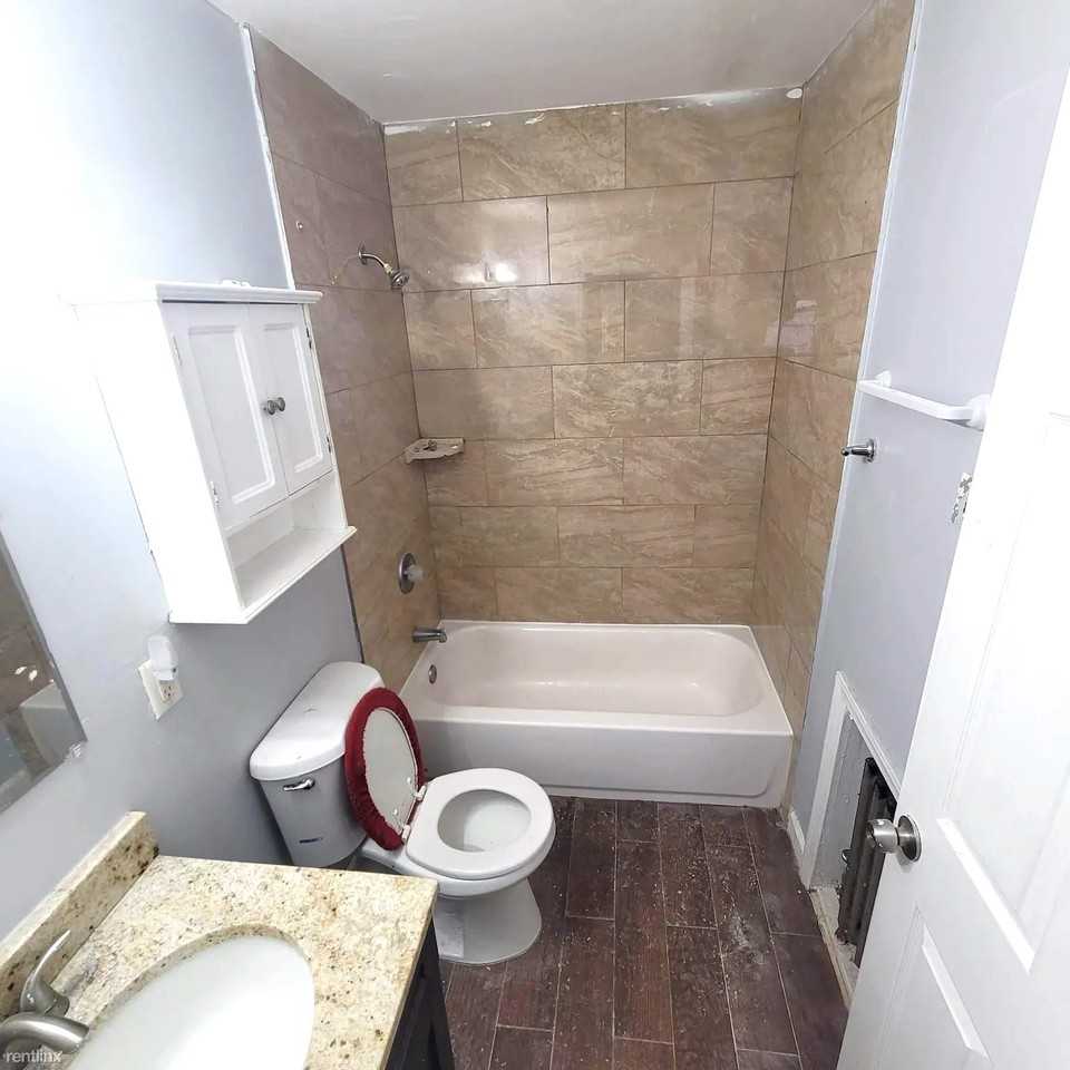 635 S 19th St - Photo 2 of 10