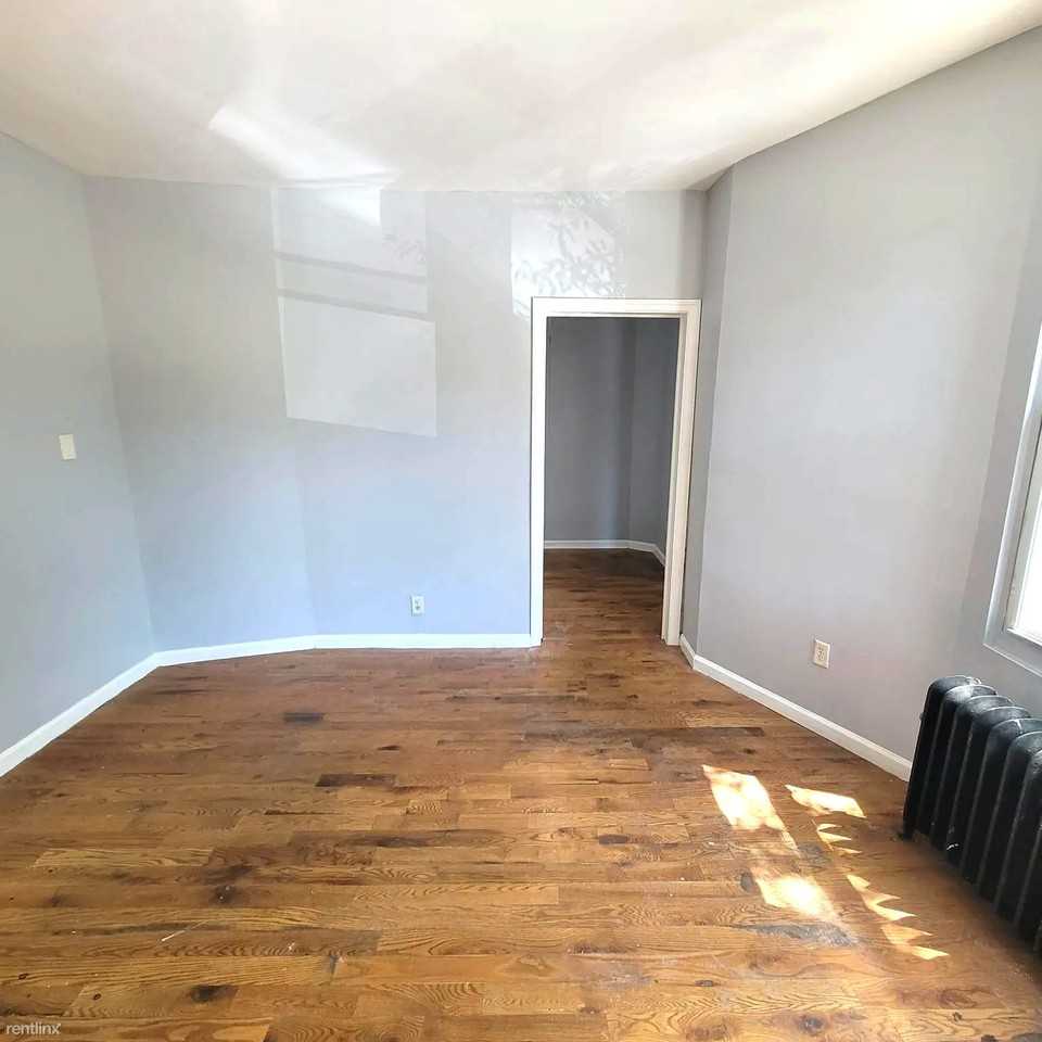 635 S 19th St - Photo 3 of 10