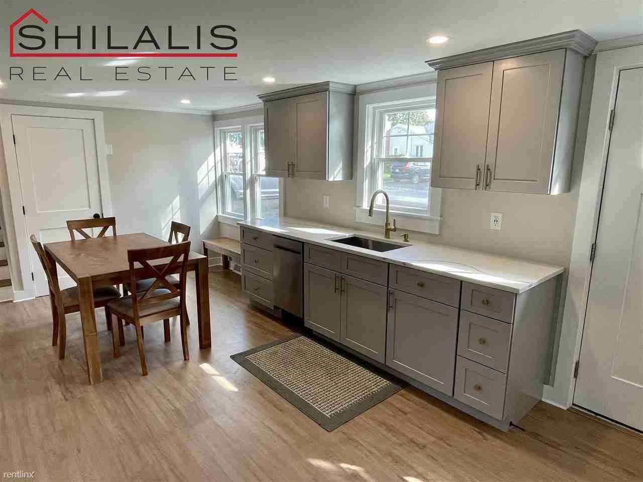 5 Pond St - Photo 3 of 21