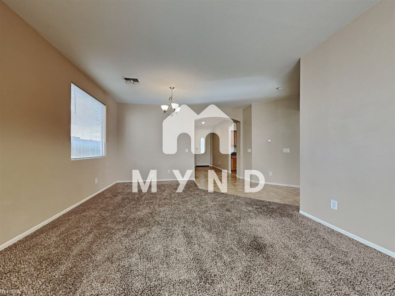 6606 S 57th Ave - Photo 3 of 21