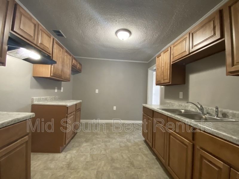 1859 Benford St - Photo 3 of 7