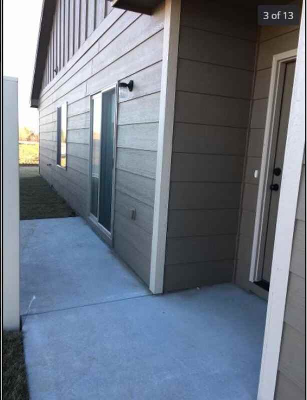 3734 N Tyler Ct - Photo 3 of 10