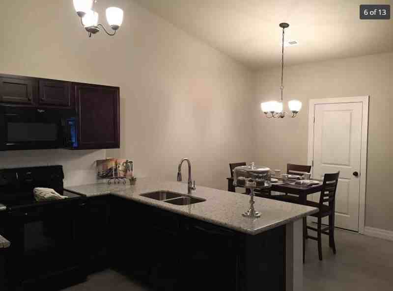 3734 N Tyler Ct - Photo 6 of 10