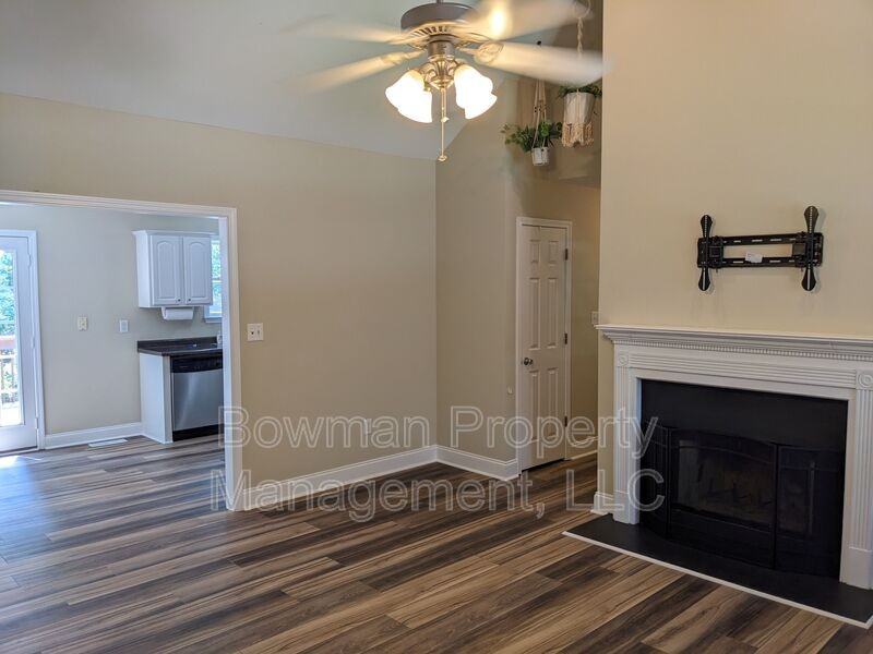 367 Noketchee Dr - Photo 3 of 31