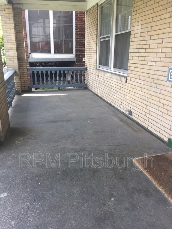 825 Chislett St - Photo 2 of 25