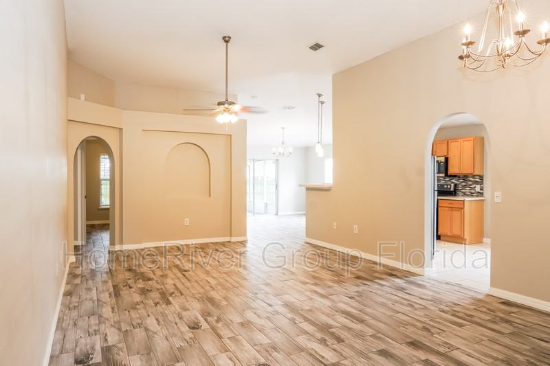 225 Winding Cove Ave - Photo 3 of 18