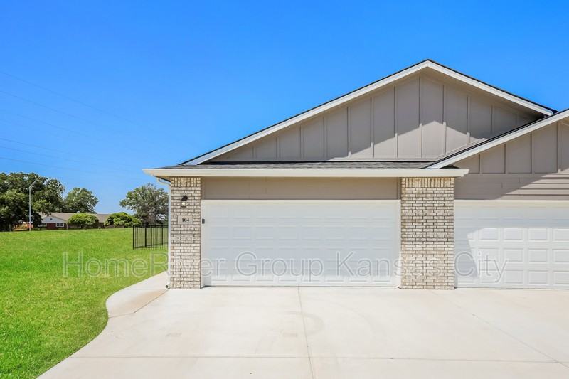 104 E Santa Fe Cir - Photo 2 of 22