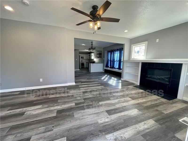 3709 E 36th St - Photo 2 of 19