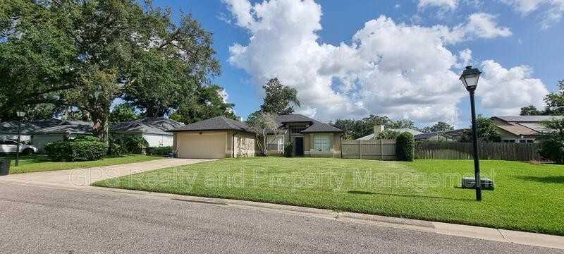 1313 American Elm Dr - Photo 2 of 11