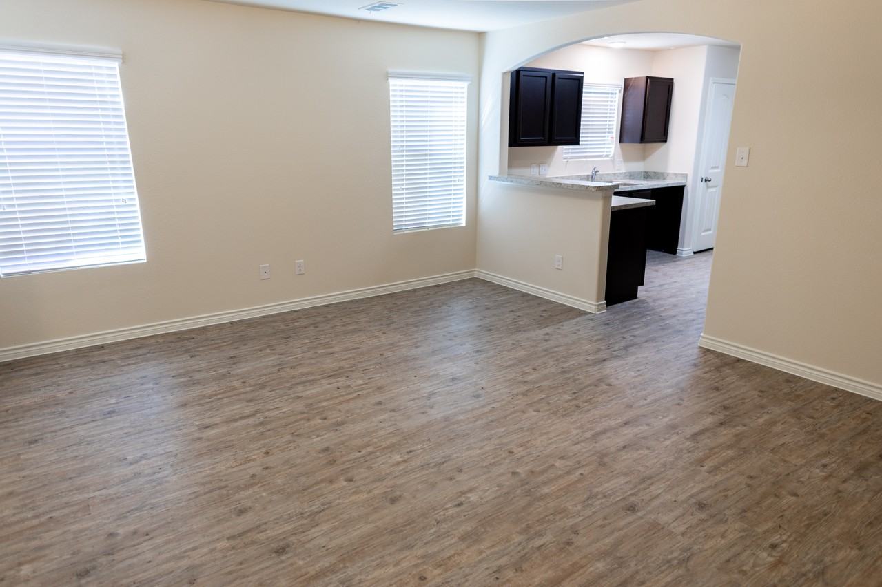 3106 Robin Rd - Photo 2 of 16