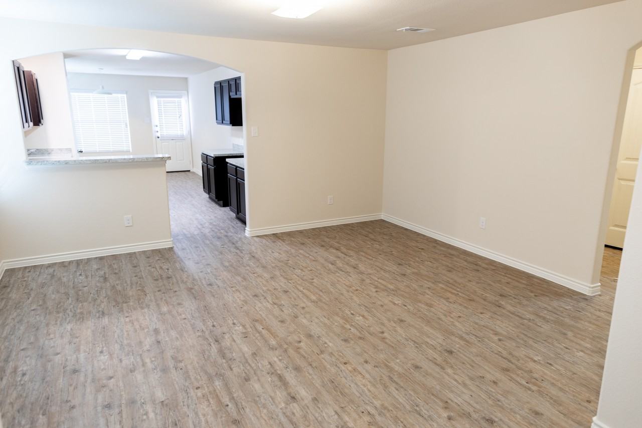 3106 Robin Rd - Photo 3 of 16