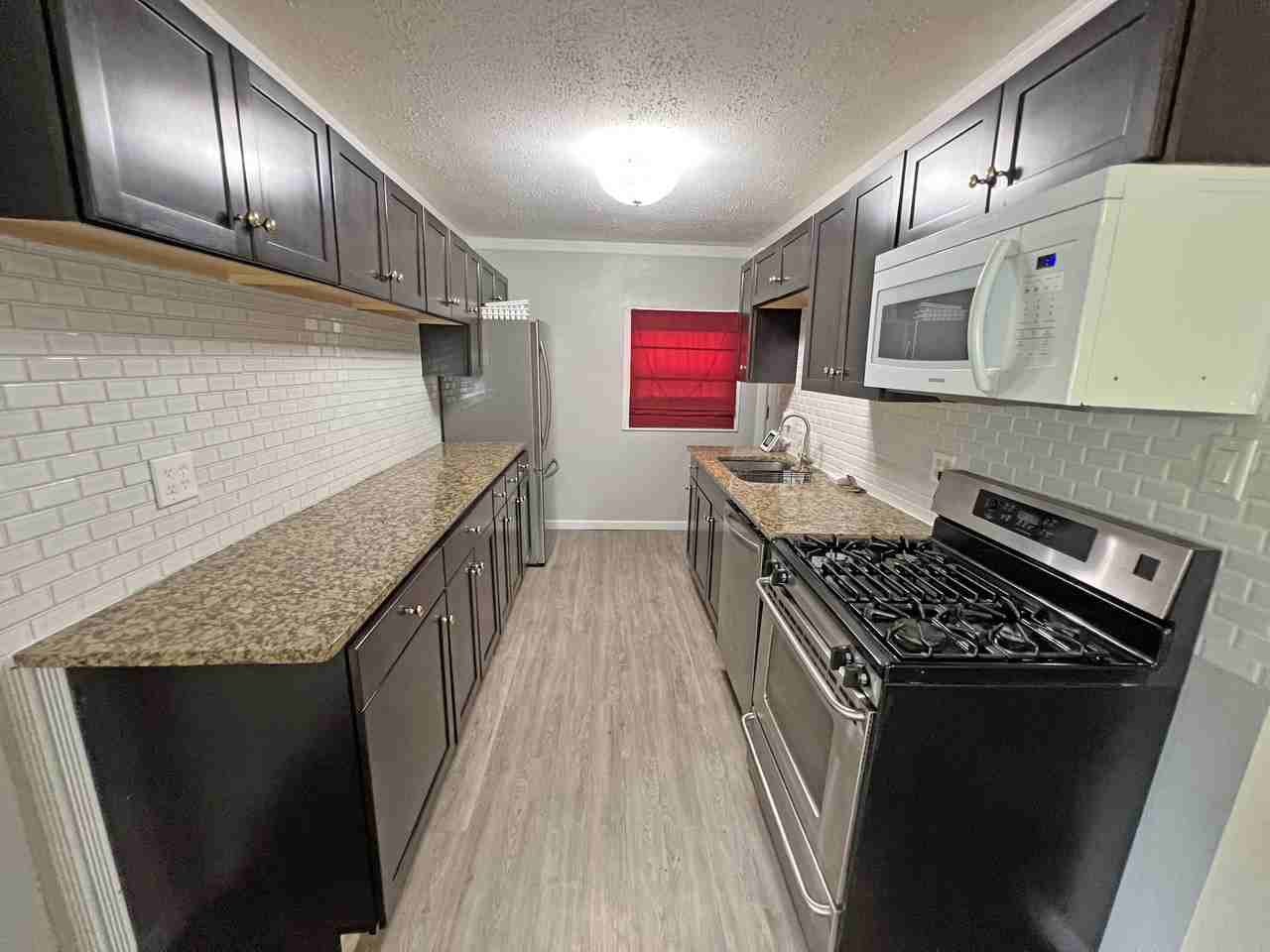 1910 Wengler Ave - Photo 3 of 9