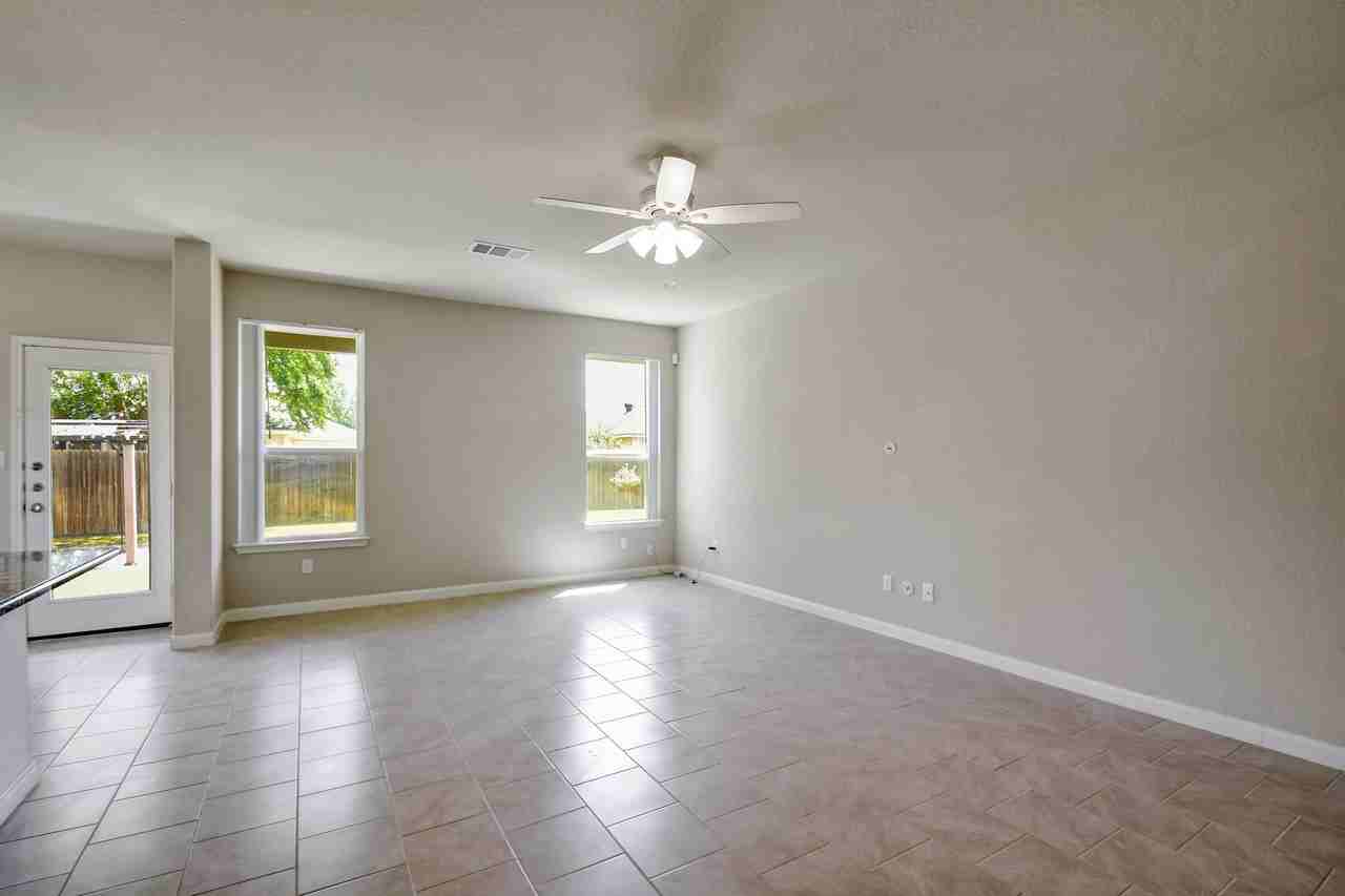 2061 Flintshire Dr - Photo 6 of 30