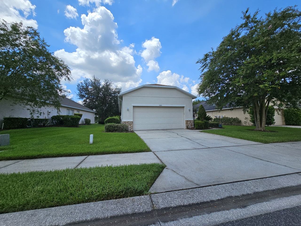 1065 View Pointe Way - Photo 2 of 11