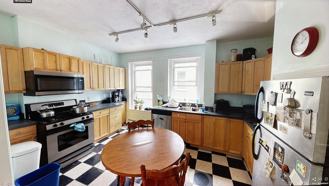 111 Central St #3R - Photo 1 of 1