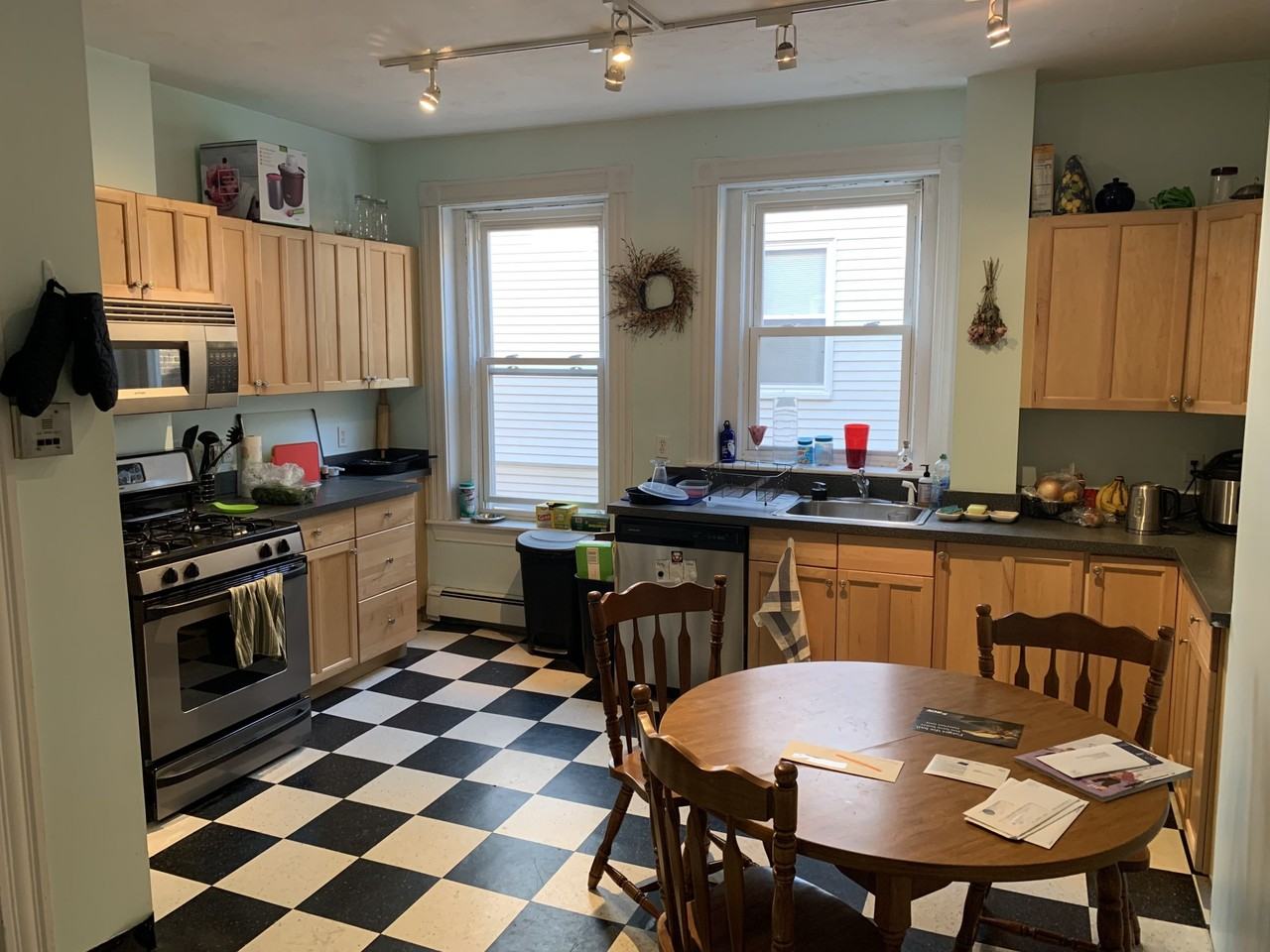 108 Central St #3R - Photo 2 of 15