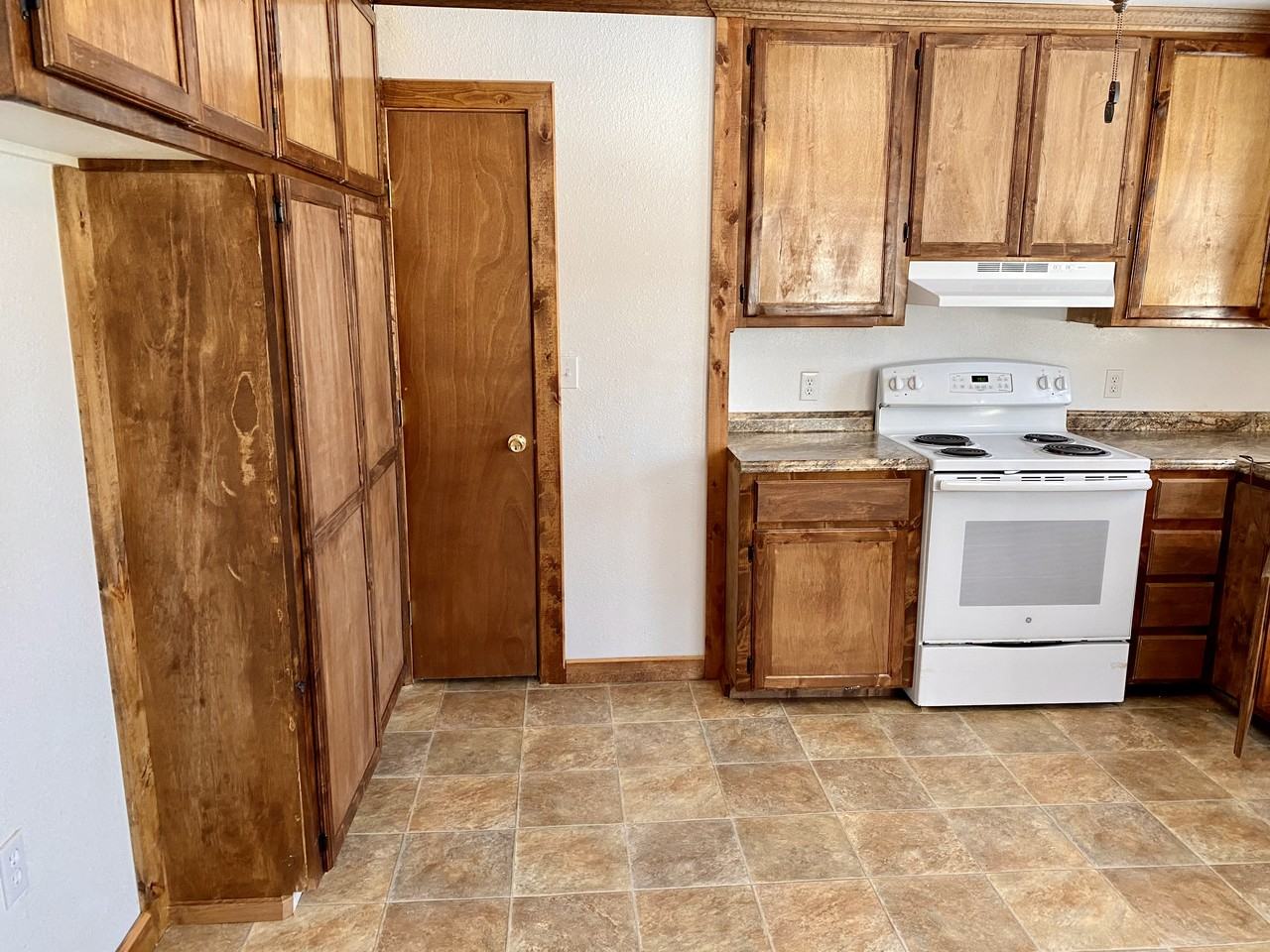 134 E 2nd St #NA - Photo 3 of 12