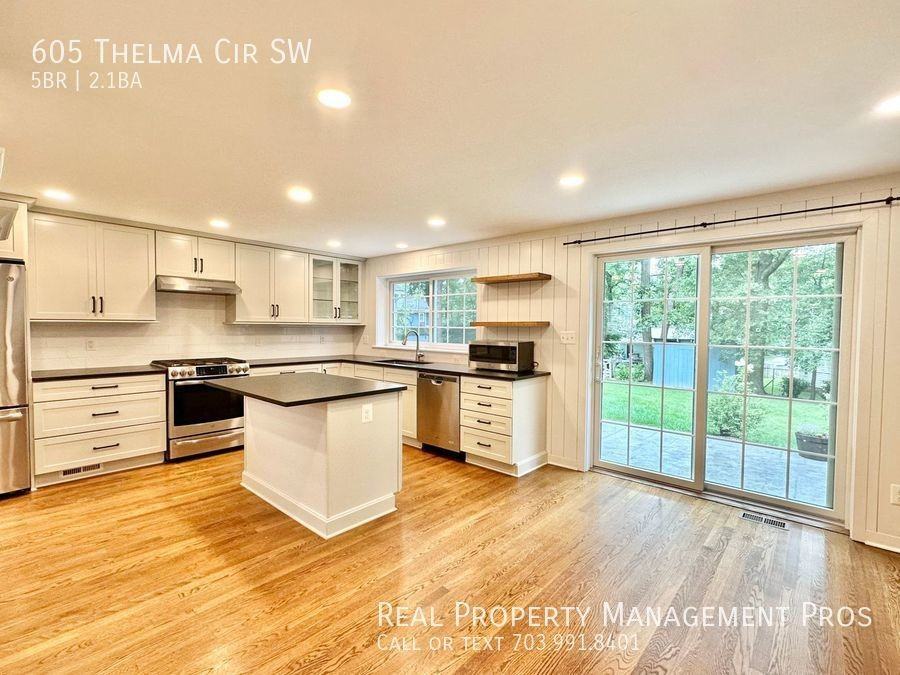 605 Thelma Cir Sw - Photo 2 of 38