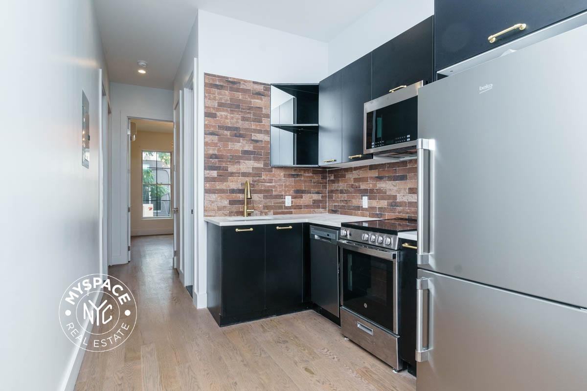 99 Varet St #2L - Photo 3 of 12