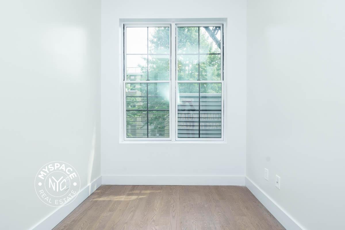 99 Varet St #2L - Photo 4 of 12