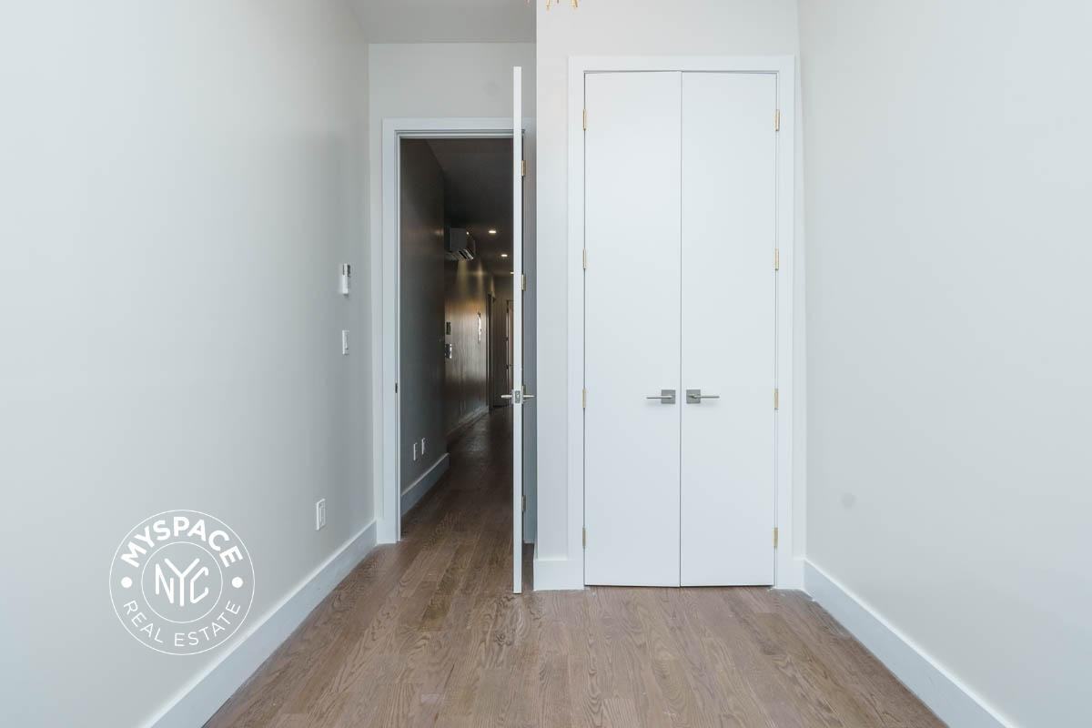 99 Varet St #2L - Photo 5 of 12