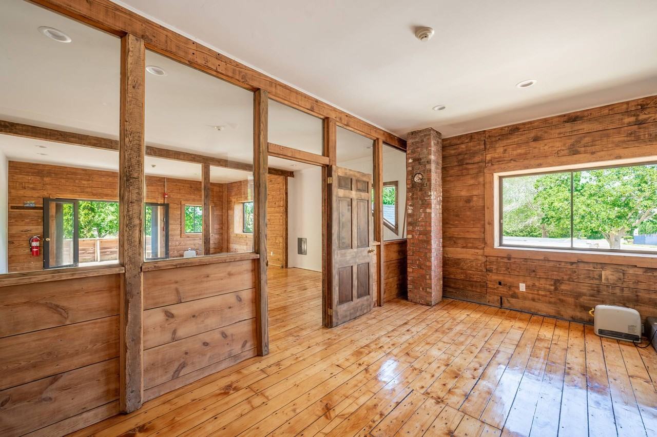 264 Butter Ln - Photo 2 of 14