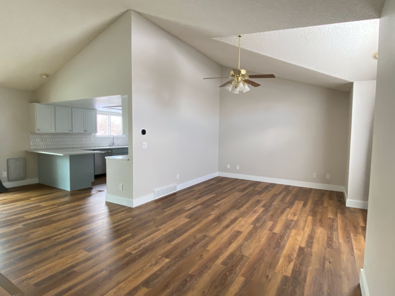 4436 Viewpoint Ct - Photo 3 of 26