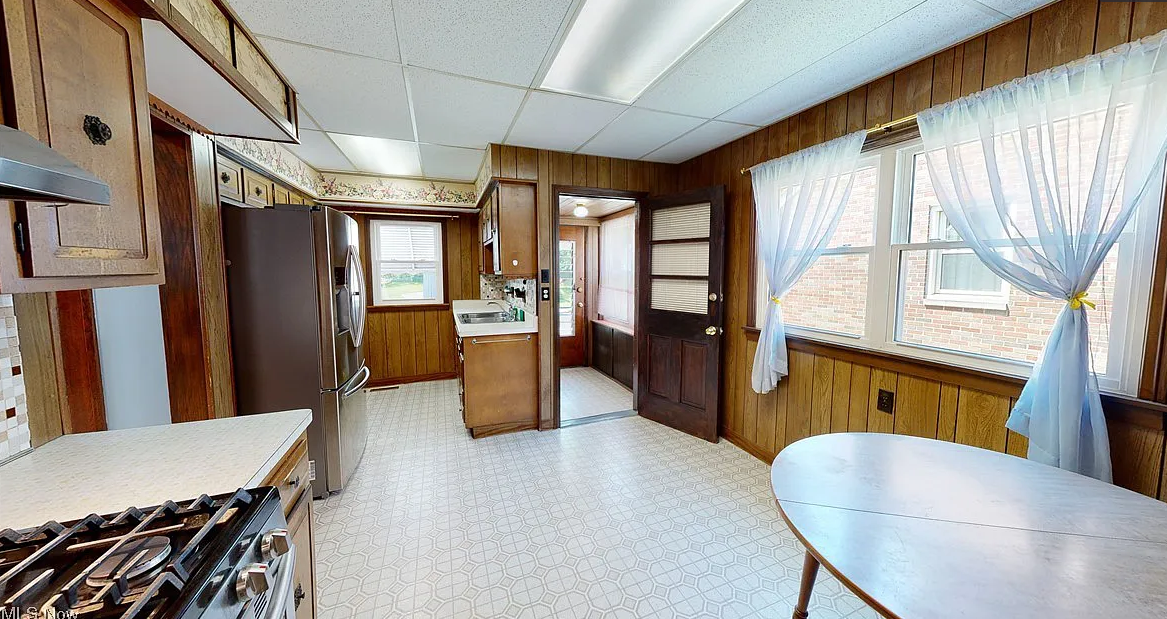 10213 Unity Ave NA, Cleveland, OH 44111 3 Bedroom House for 1,300