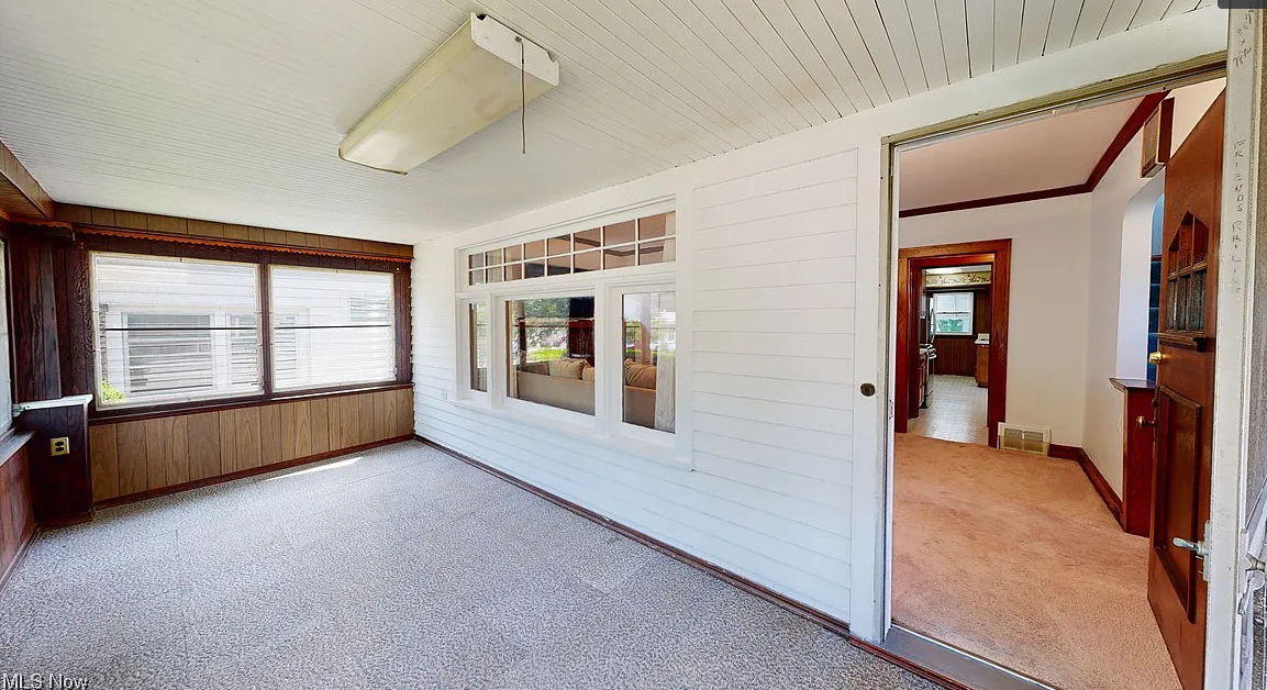 10213 Unity Ave NA, Cleveland, OH 44111 3 Bedroom House for 1,300