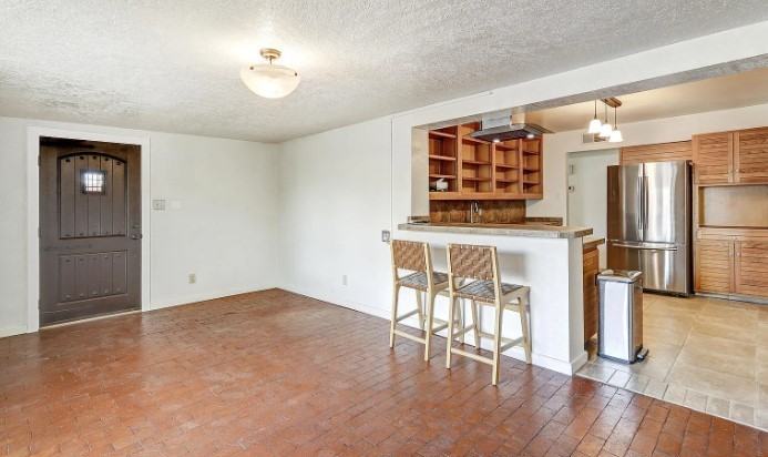 2215 Inez Dr Ne #NA - Photo 2 of 3