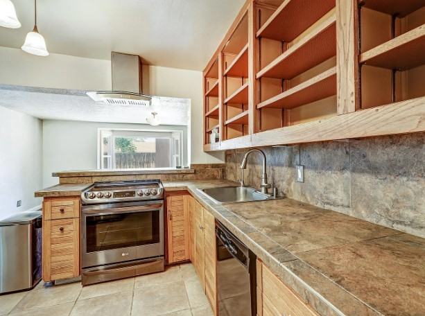 2215 Inez Dr Ne #NA - Photo 3 of 3