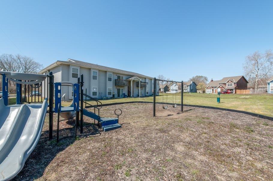 402 River Falls Rd - Photo 3 of 14