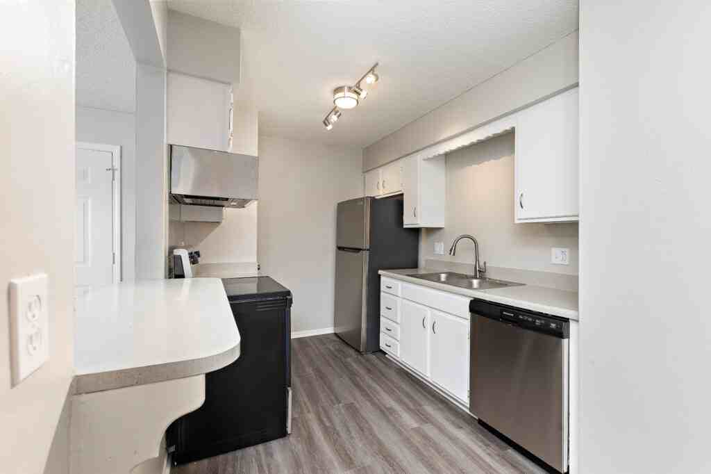 501 S 4th St - Photo 5 of 13