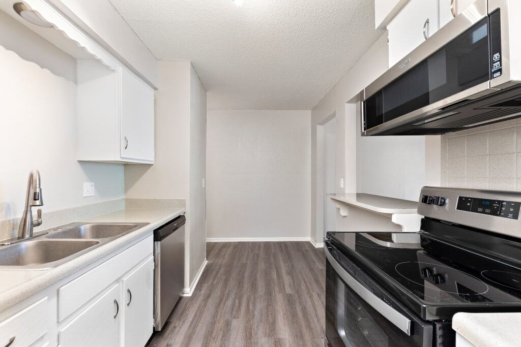 501 S 4th St - Photo 6 of 13