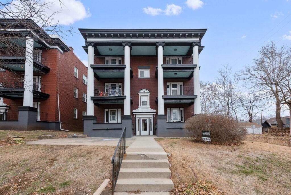 4341 Harrison St - Photo 2 of 16