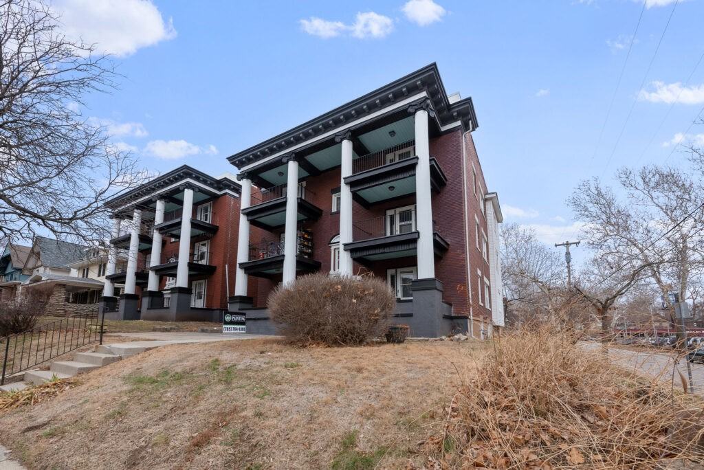 4341 Harrison St - Photo 3 of 16