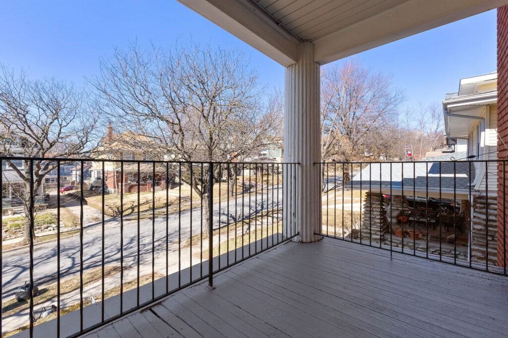 4341 Harrison St - Photo 4 of 16