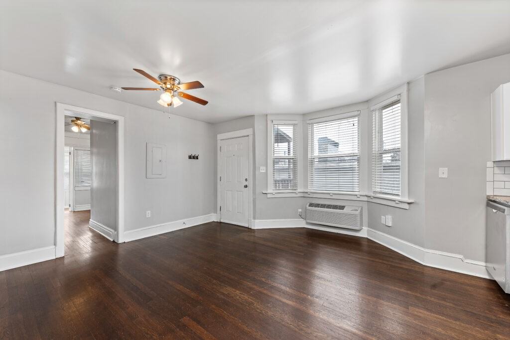 4244 Terrace St - Photo 2 of 5