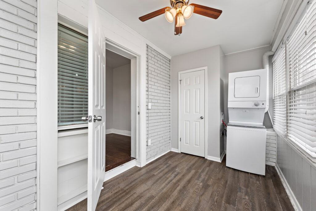 4244 Terrace St - Photo 5 of 5